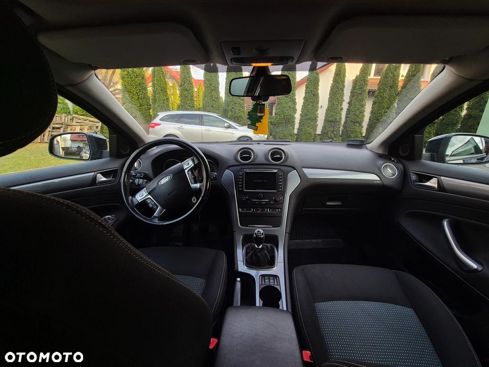 Ford Mondeo - 10