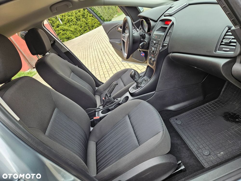 Opel Astra IV 1.6 CDTI Essentia - 30