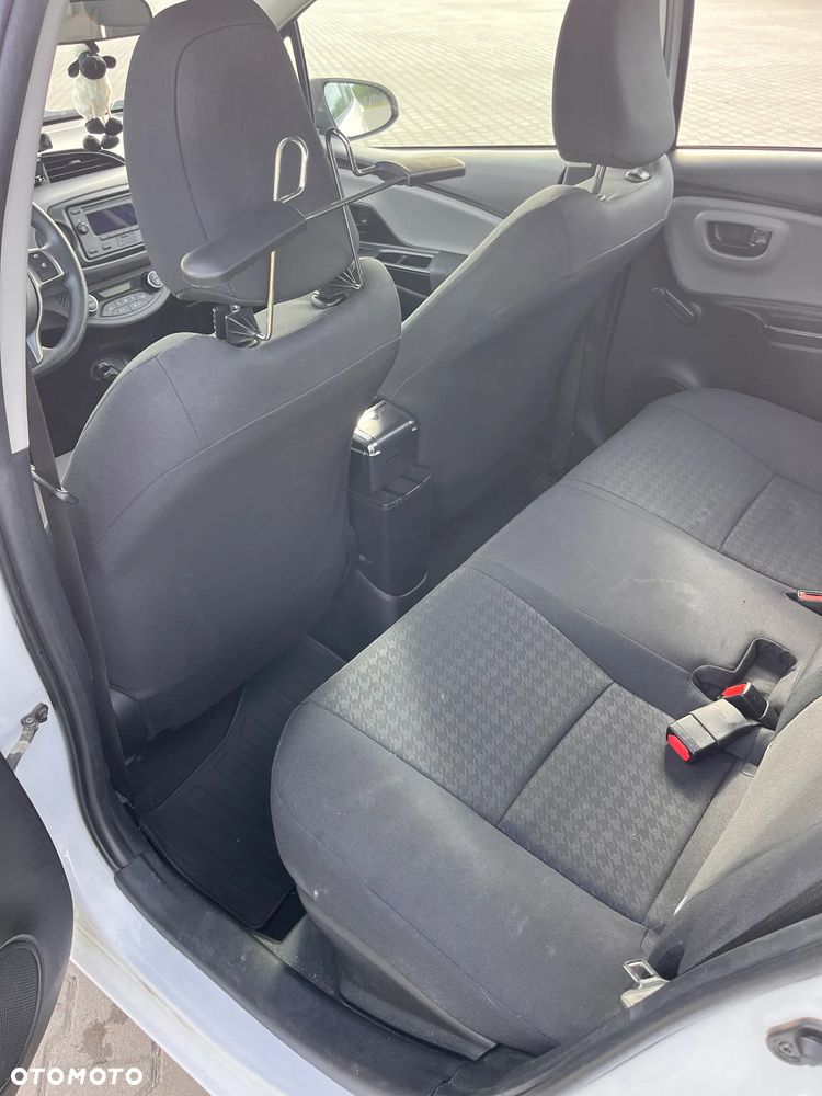 Toyota Yaris Hybrid 100 Active EU6 - 9