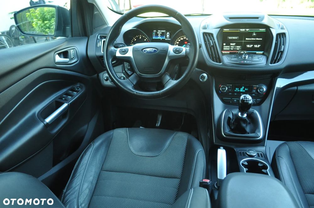 Ford Kuga 2.0 TDCi 2x4 Titanium - 24