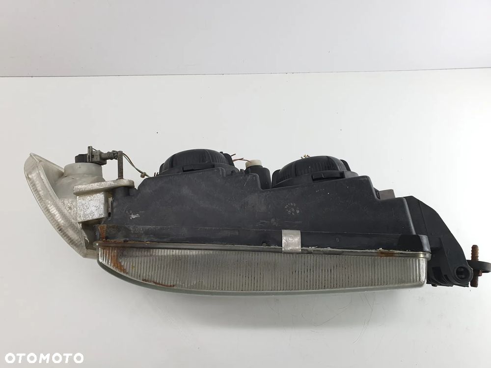 LAMPA LEWA REFLEKTOR KIERUNKOWSKAZ  IVECO EUROCARGO - 8