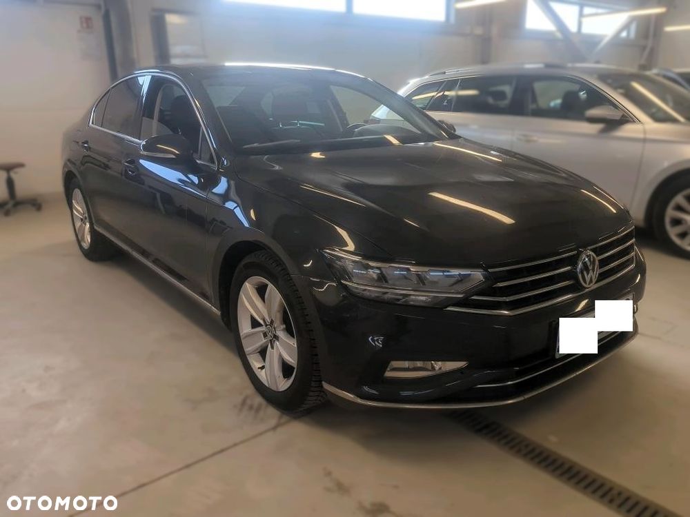 Volkswagen Passat 2.0 TSI Elegance DSG - 2