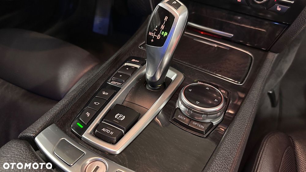 BMW Seria 7 740d xDrive - 23