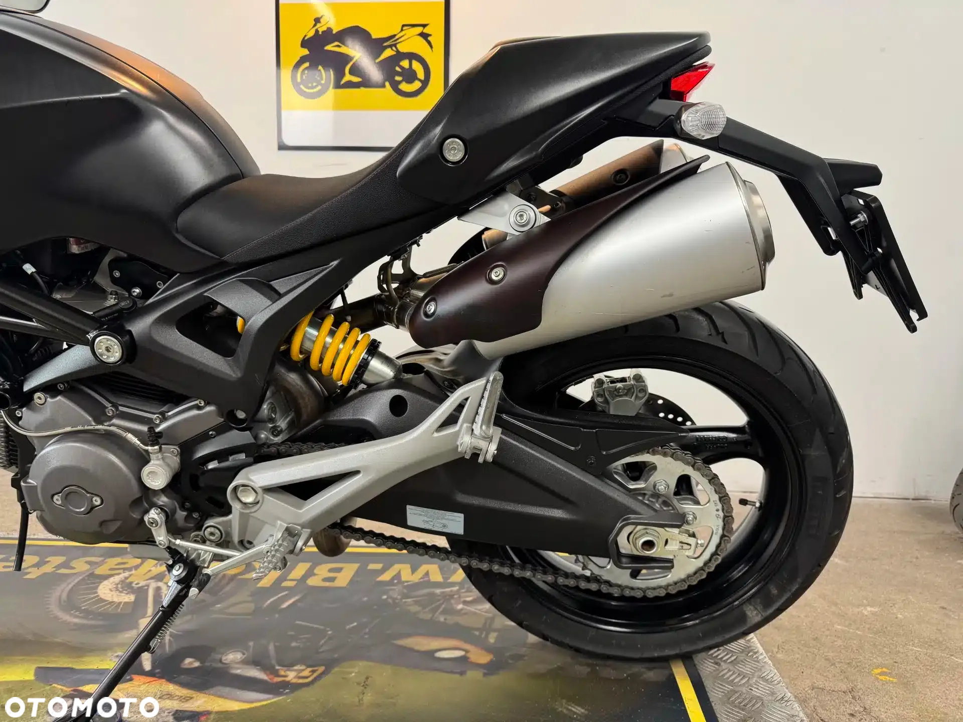 Ducati Monster - 26