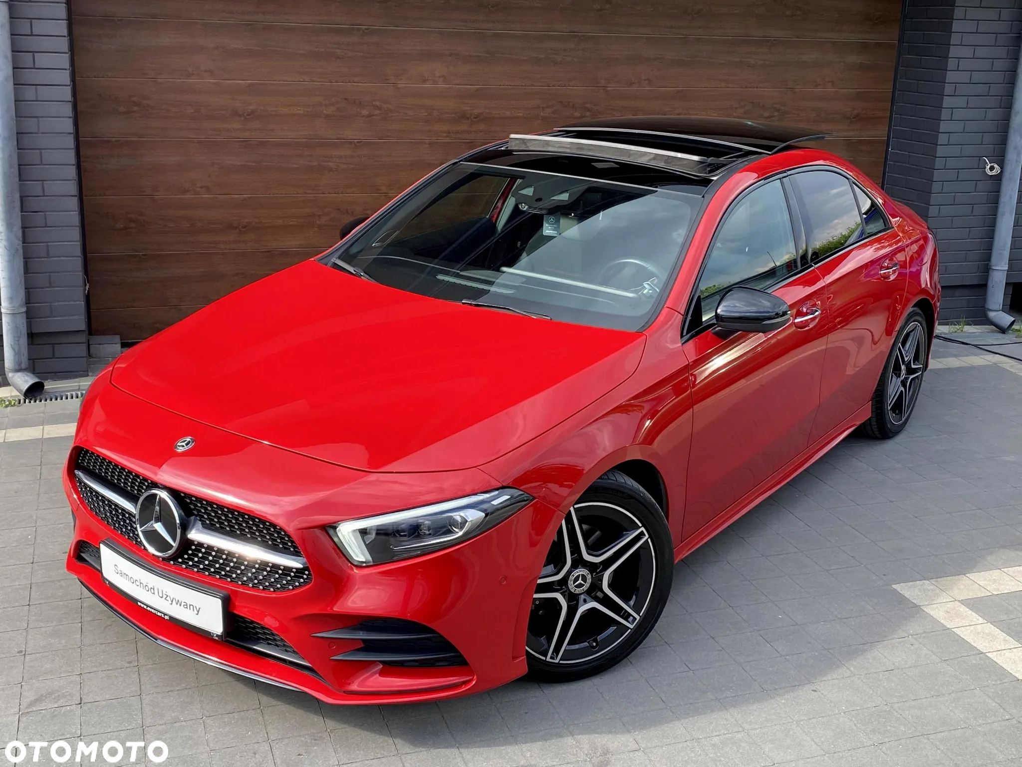 Mercedes-Benz Klasa A 200 AMG Line 7G-DCT - 3