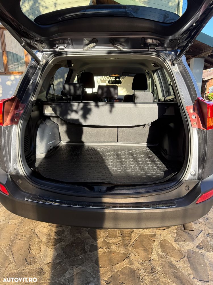 Toyota RAV4 2.2 D-4CAT 4WD Aut Executive - 11