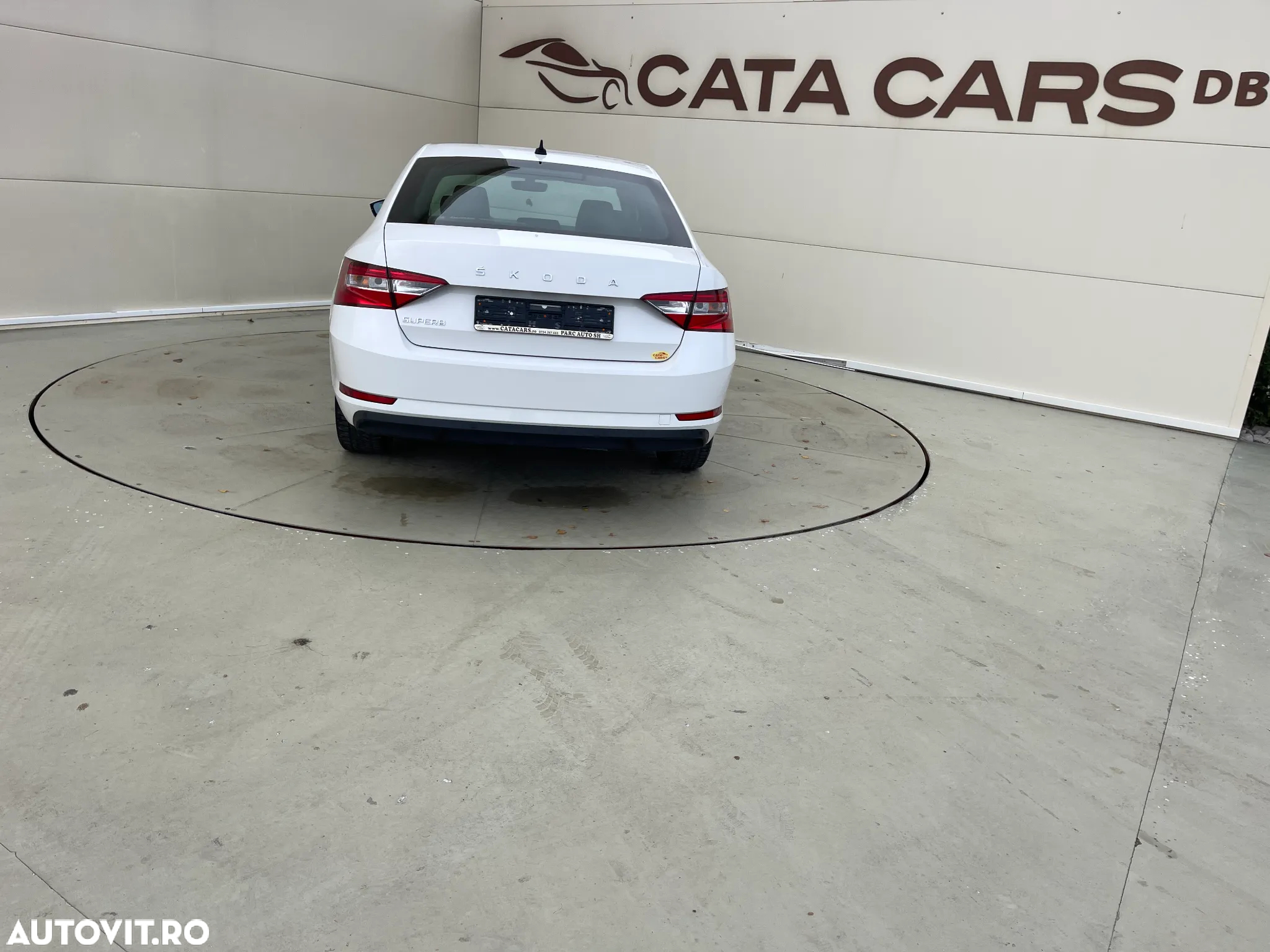 Skoda Superb 2.0 TDI DSG Ambition - 12