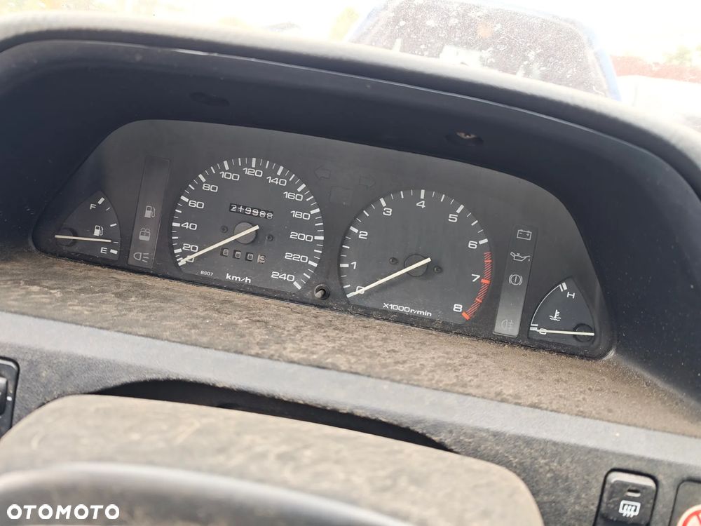 Zderzak maska drzwi części Mazda 323 BG Sedan - 8