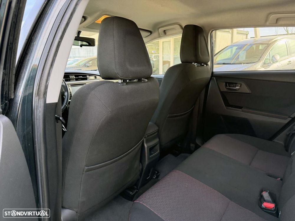 Toyota Auris 1.4 D-4D Exclusive - 16