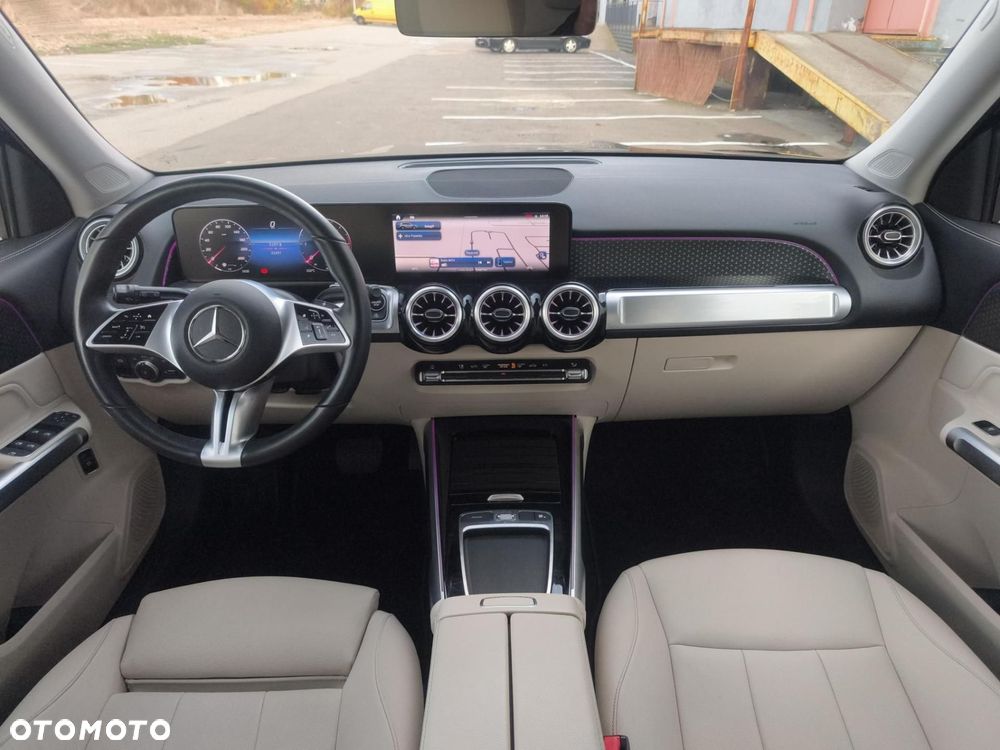 Mercedes-Benz GLB - 12