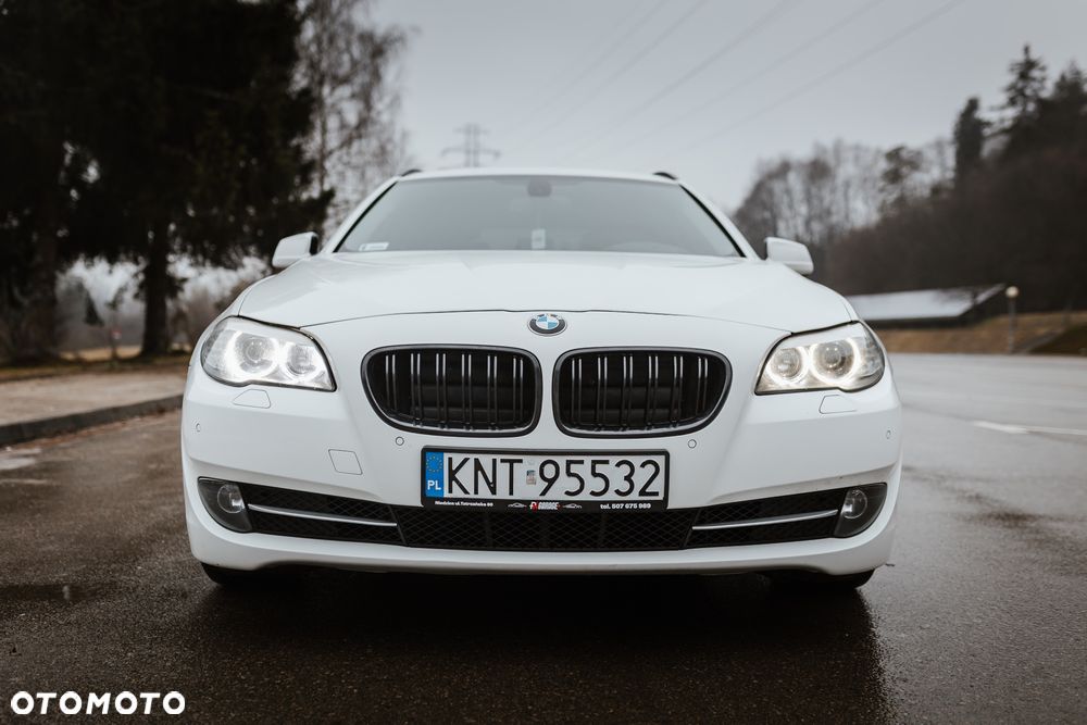 BMW Seria 5 520d xDrive - 5