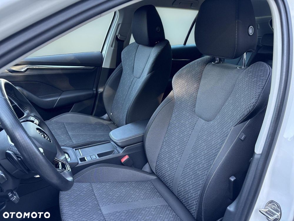 Skoda Octavia 2.0 TDI Style DSG - 11