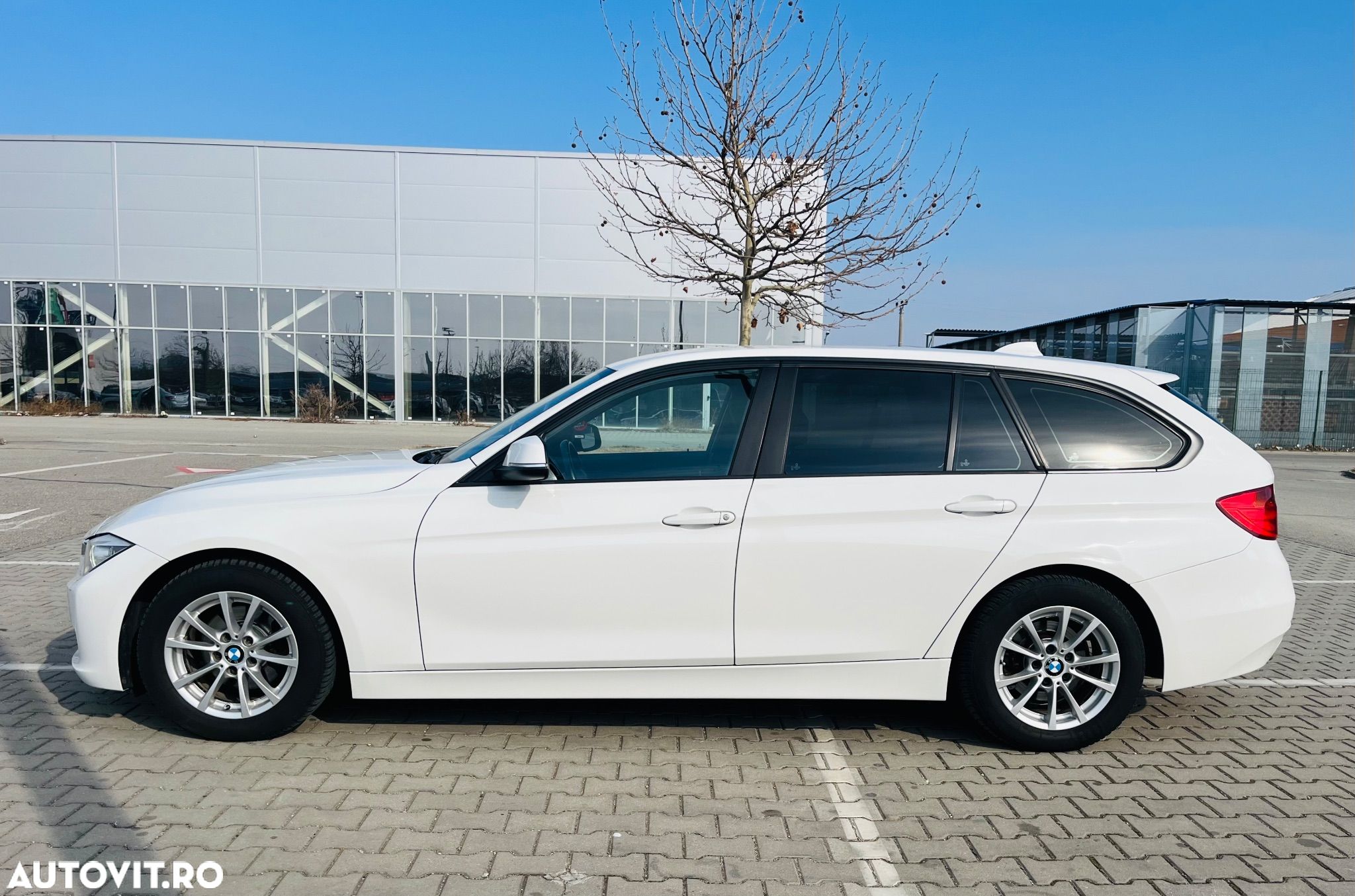 BMW Seria 3 316d Touring Aut. - 1