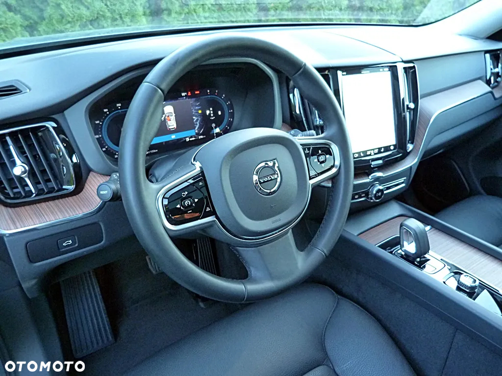 Volvo XC 60 B5 B AWD R-Design - 17