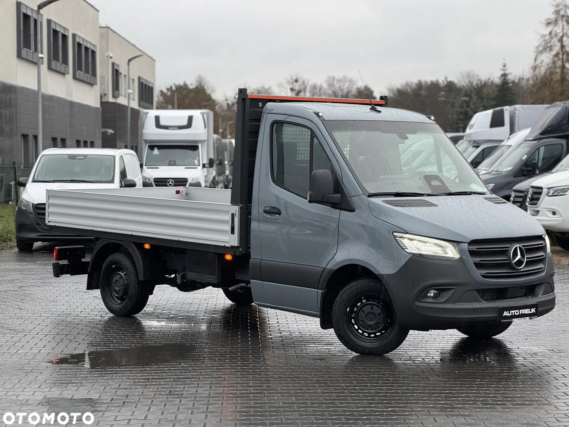 Mercedes-Benz Sprinter - 1