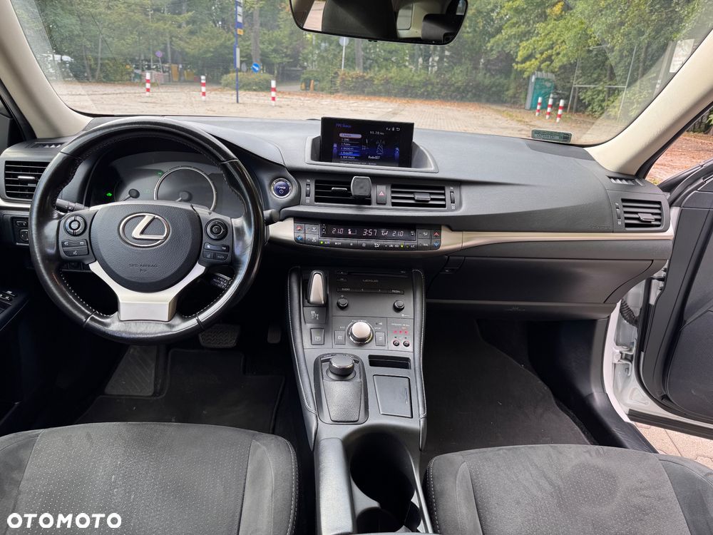 Lexus CT - 18