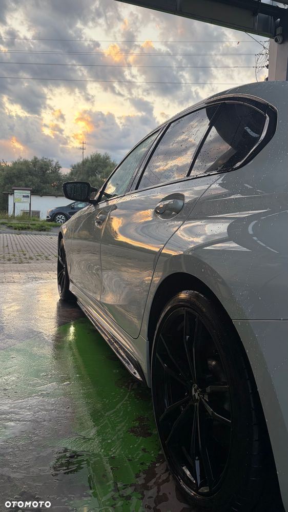 BMW Seria 3 330i M Sport - 6