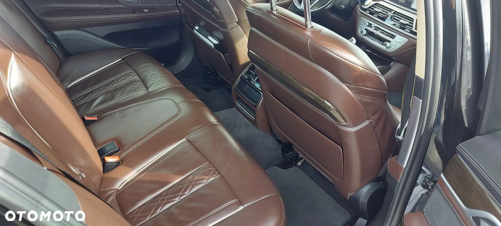 BMW Seria 7 - 16