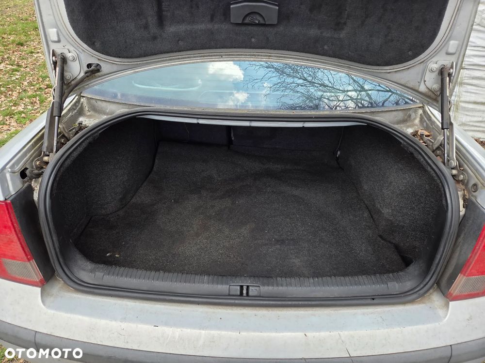 Volkswagen Passat 1.9 TDI - 17