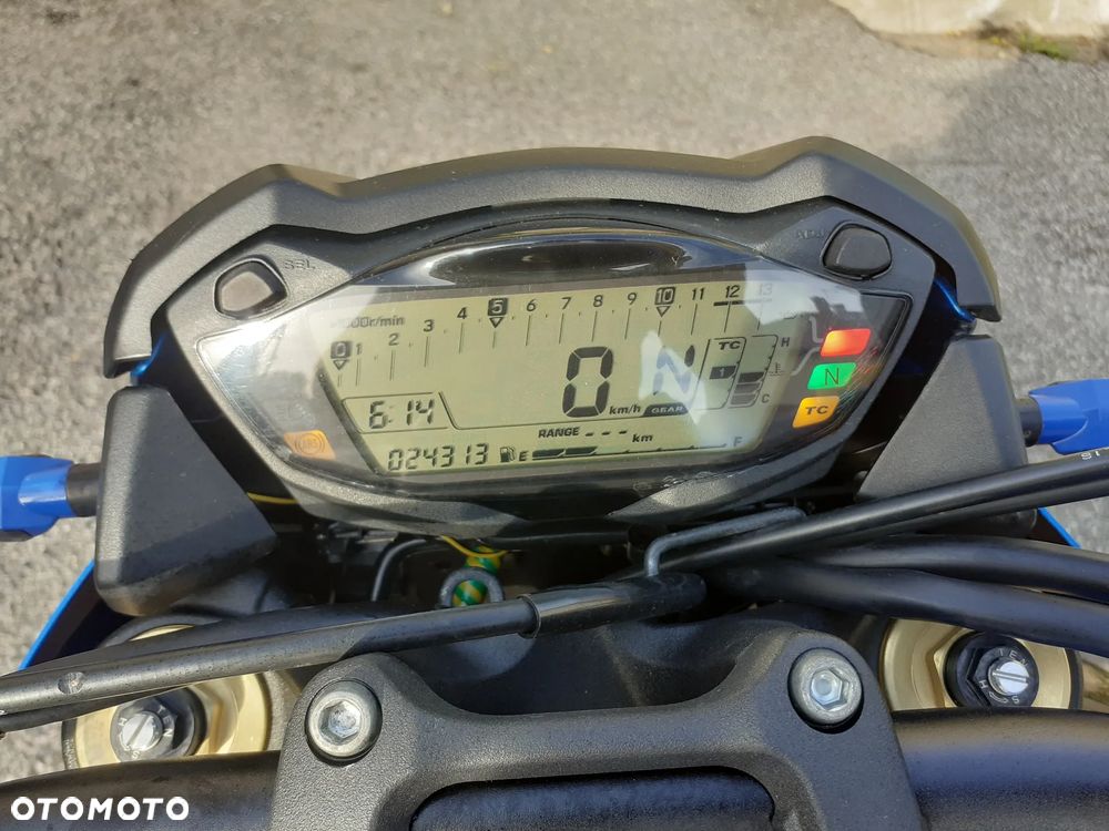 Suzuki GSX 1000 - 24