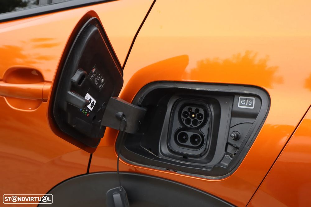 Peugeot e-2008 50 kWh GT - 9