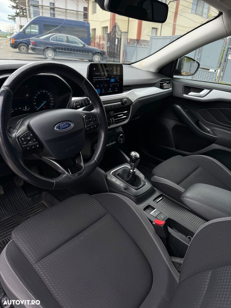 Ford Focus - 10