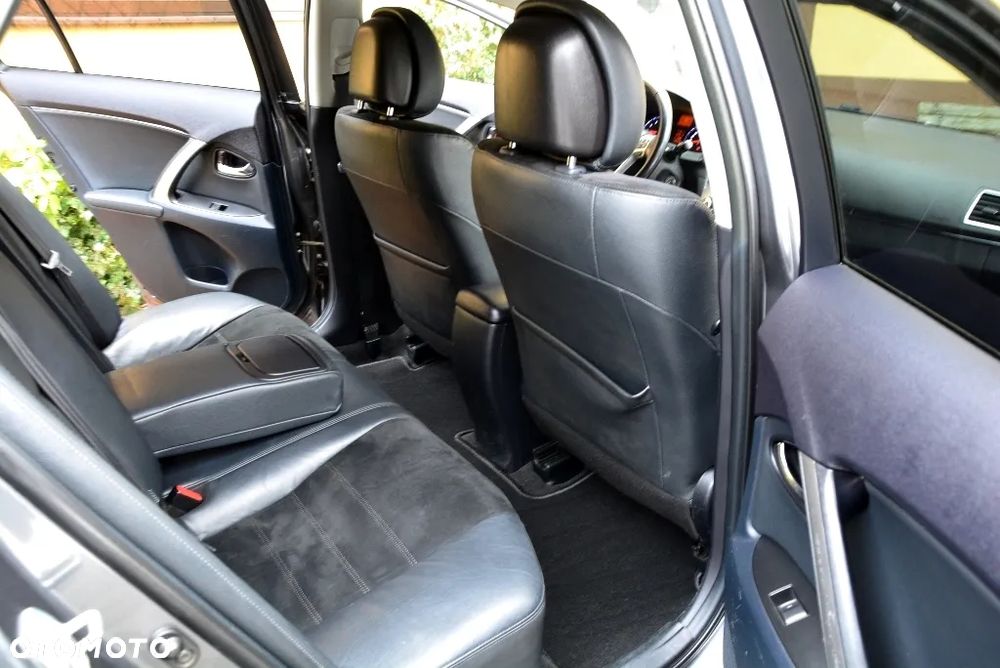 Toyota Avensis Touring Sports 1.8 Business Edition - 22