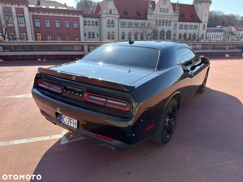 Dodge Challenger - 14