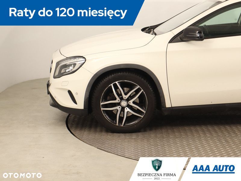Mercedes-Benz GLA - 16