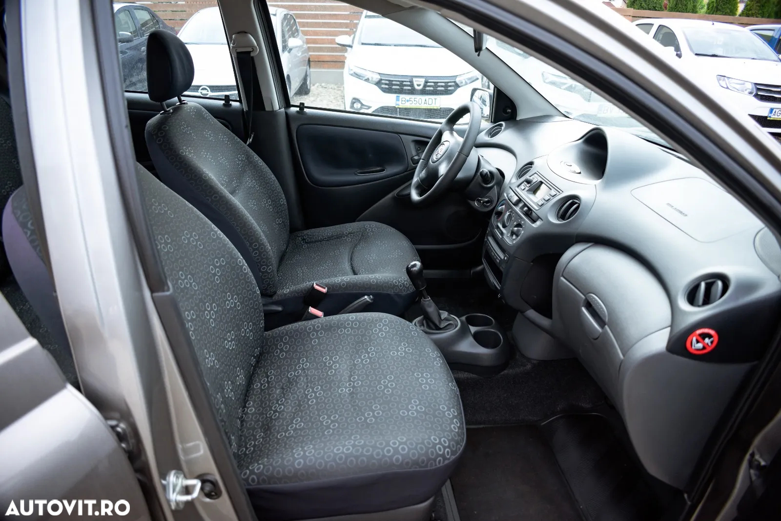 Toyota Yaris Verso 1.3 Luna - 19