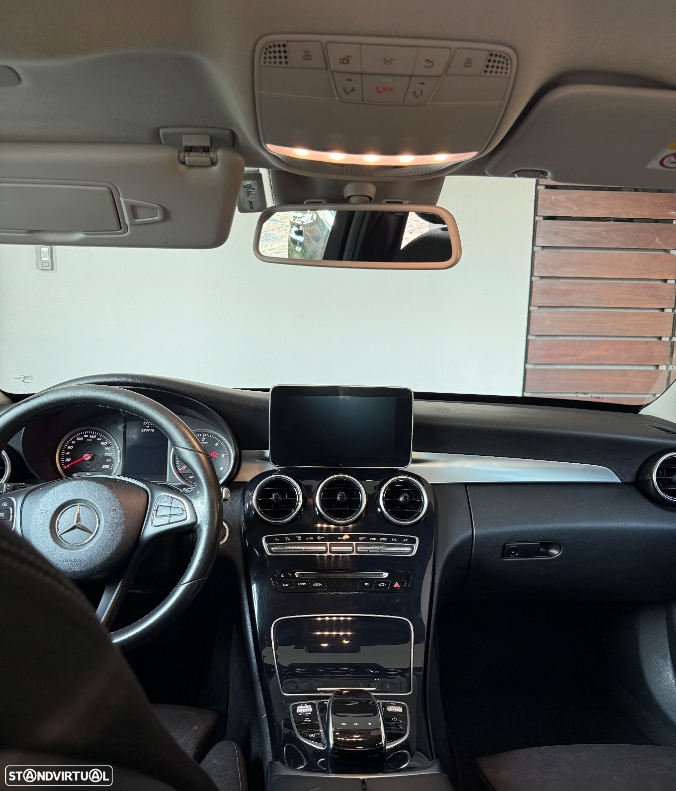 Mercedes-Benz 200 - 3