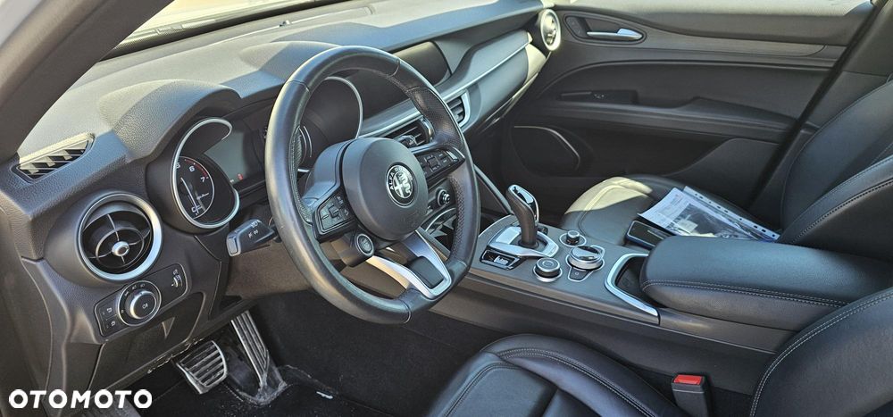 Alfa Romeo Stelvio 2.0 Turbo TI Q4 - 9