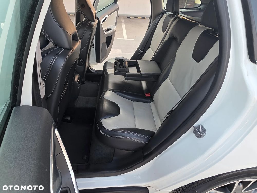 Volvo XC 60 D4 Geartronic Summum - 13