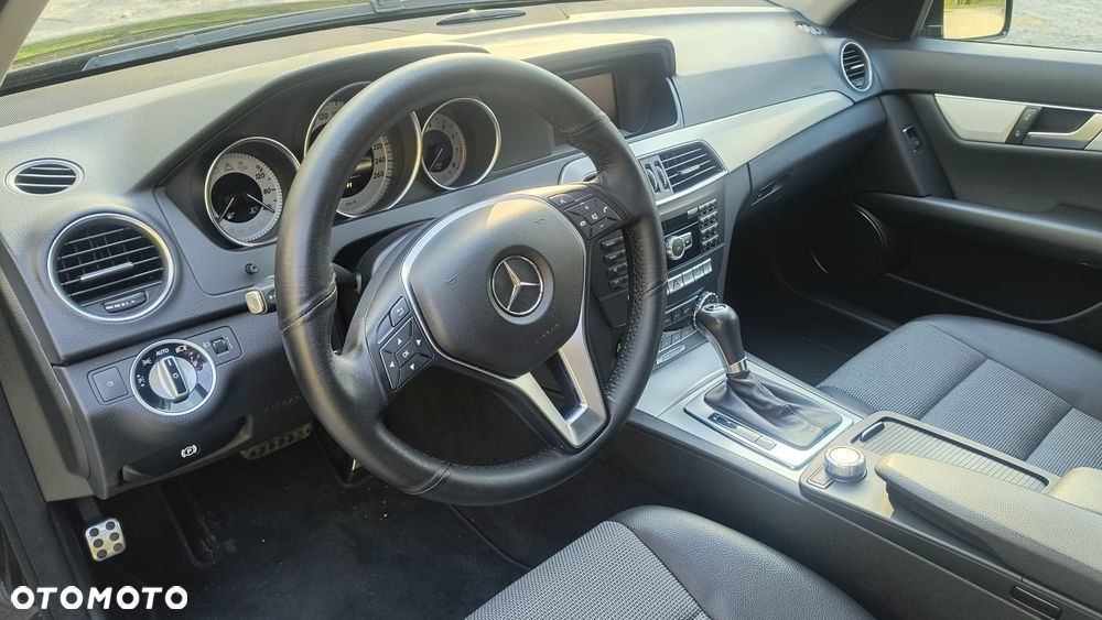 Mercedes-Benz Klasa C 200 CGI Automatik BlueEFFICIENCY Special Edition - 10