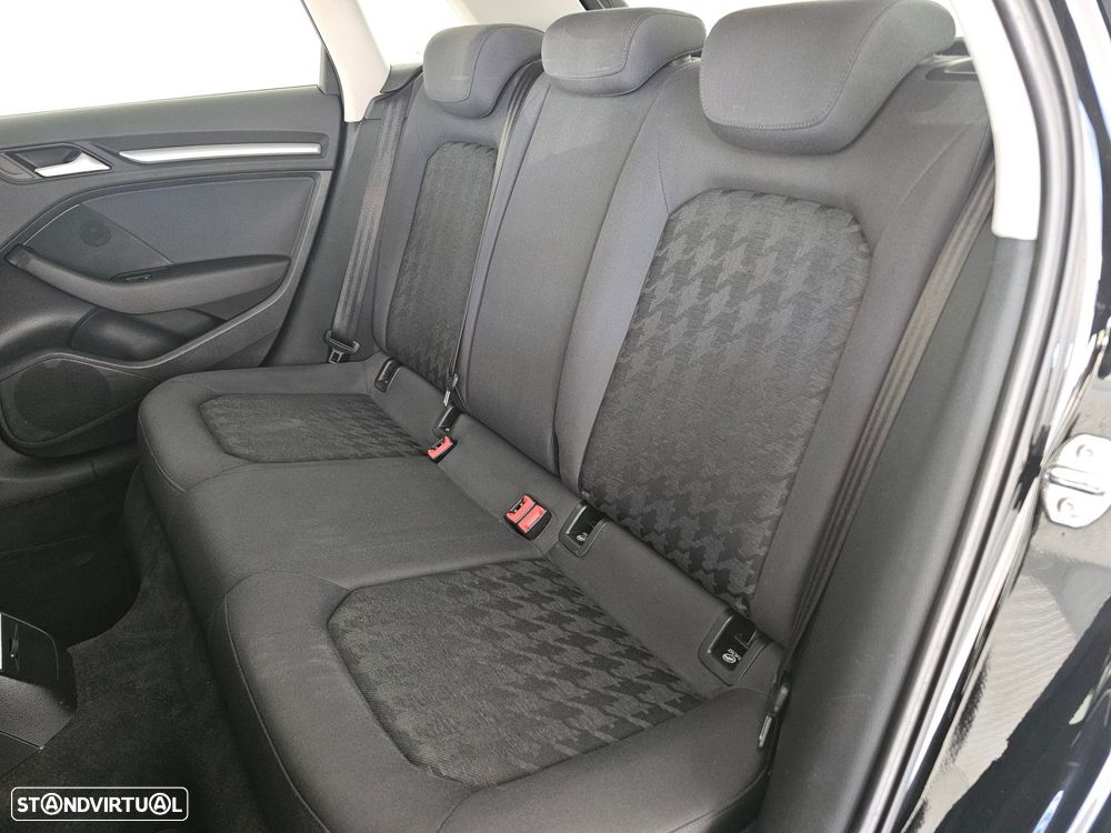 Audi A3 Sportback 1.6 TDI Attraction Ultra - 31