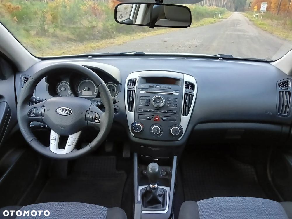 Kia ProCeed - 31