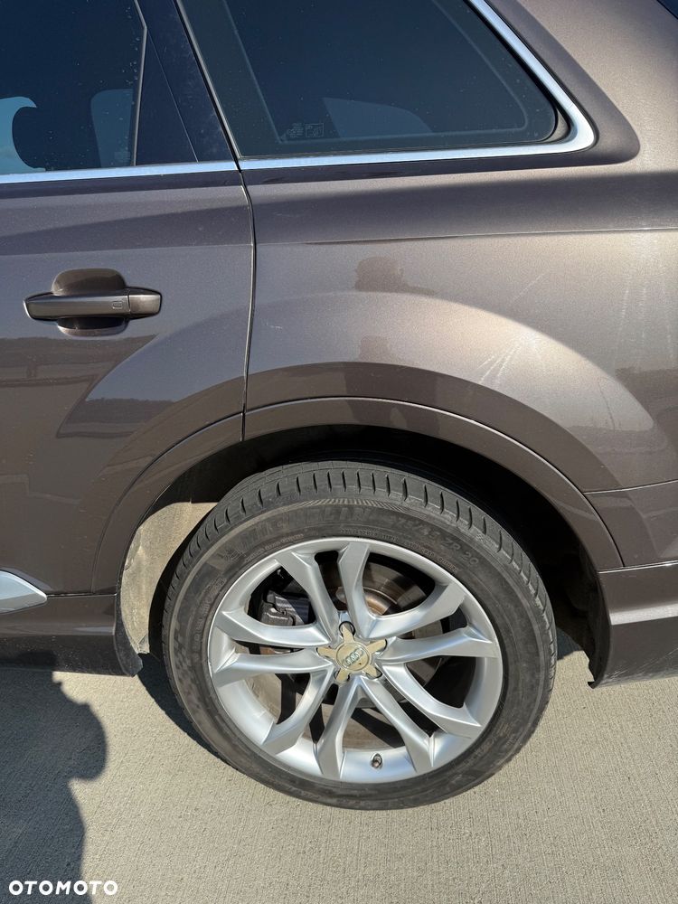 Audi Q7 - 7