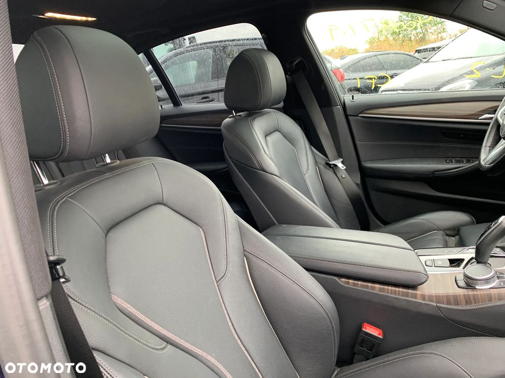 BMW Seria 5 530e iPerformance GPF M Sport sport - 19
