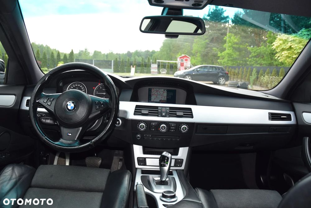 BMW Seria 5 520d - 23