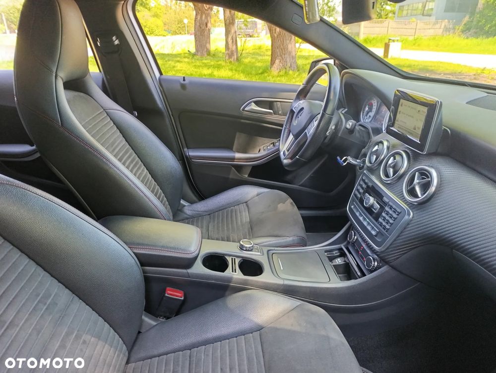Mercedes-Benz Klasa A 180 7G-DCT AMG Line - 18