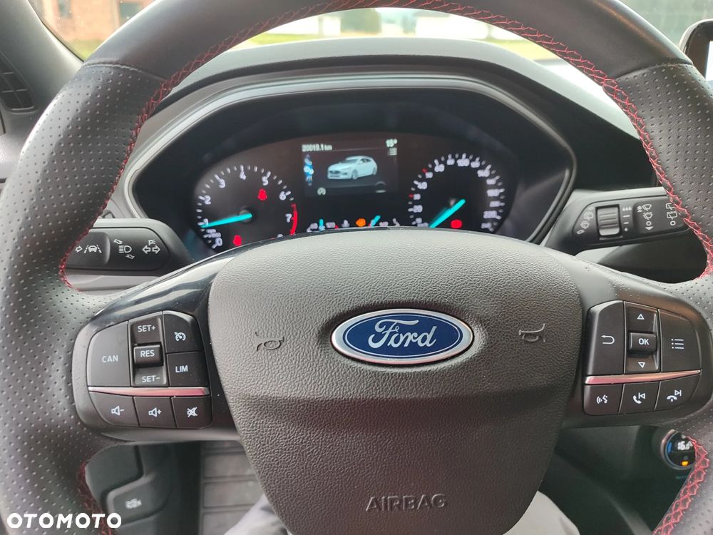 Ford Focus 1.0 EcoBoost Hybrid ST-LINE - 12