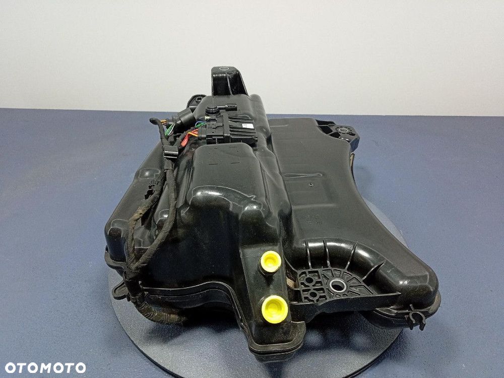 SKODA OCTAVIA III LIFT 17- 2.0 TDI 150KM ZBIORNIK AD BLUE 5Q0131877F - 2