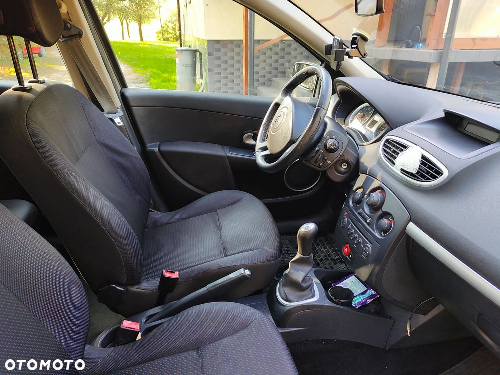 Renault Clio - 7