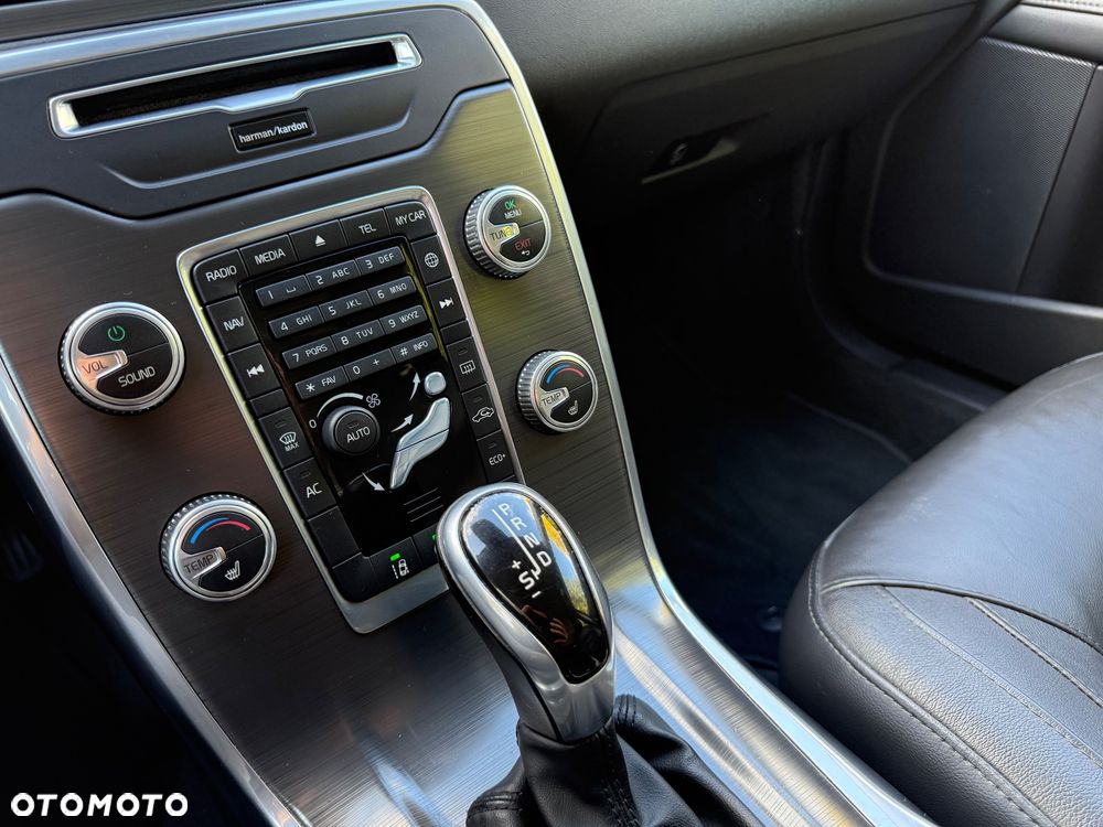 Volvo V70 D4 Geartronic Summum - 28
