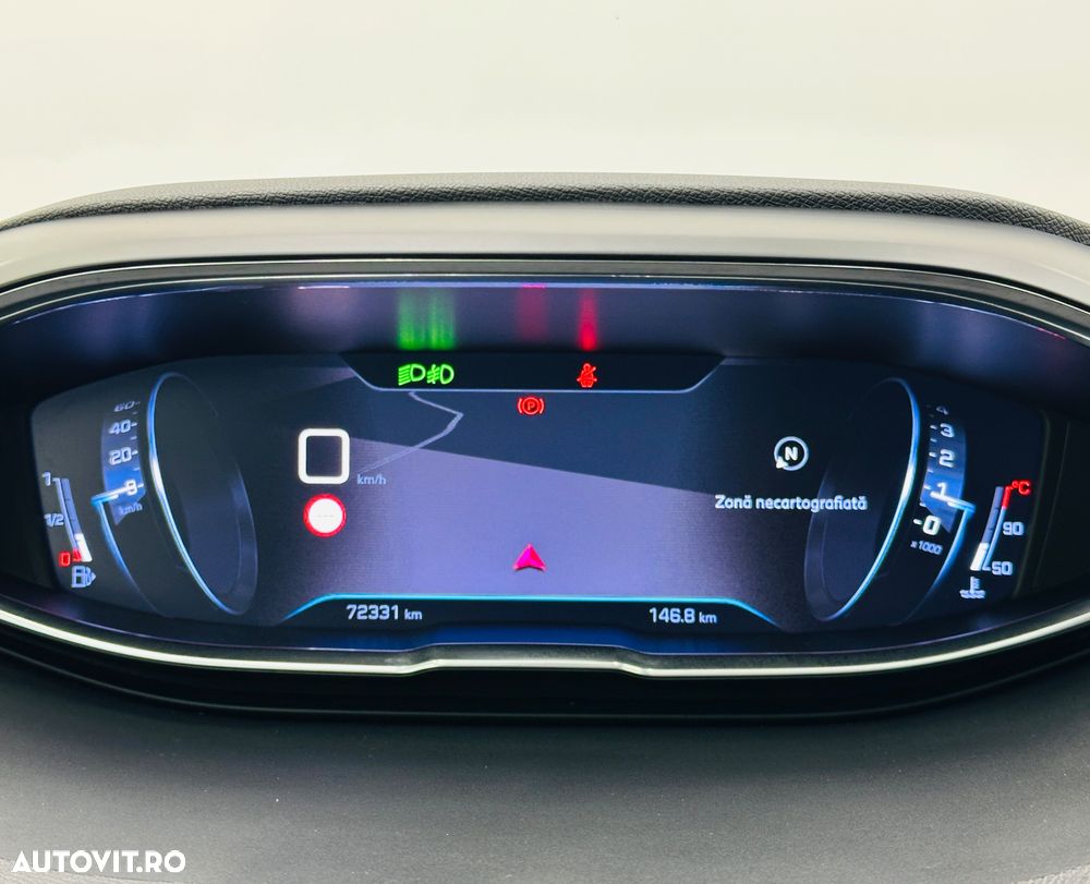 Peugeot 3008 PureTech 130 Stop & Start GPF Allure Pack - 32