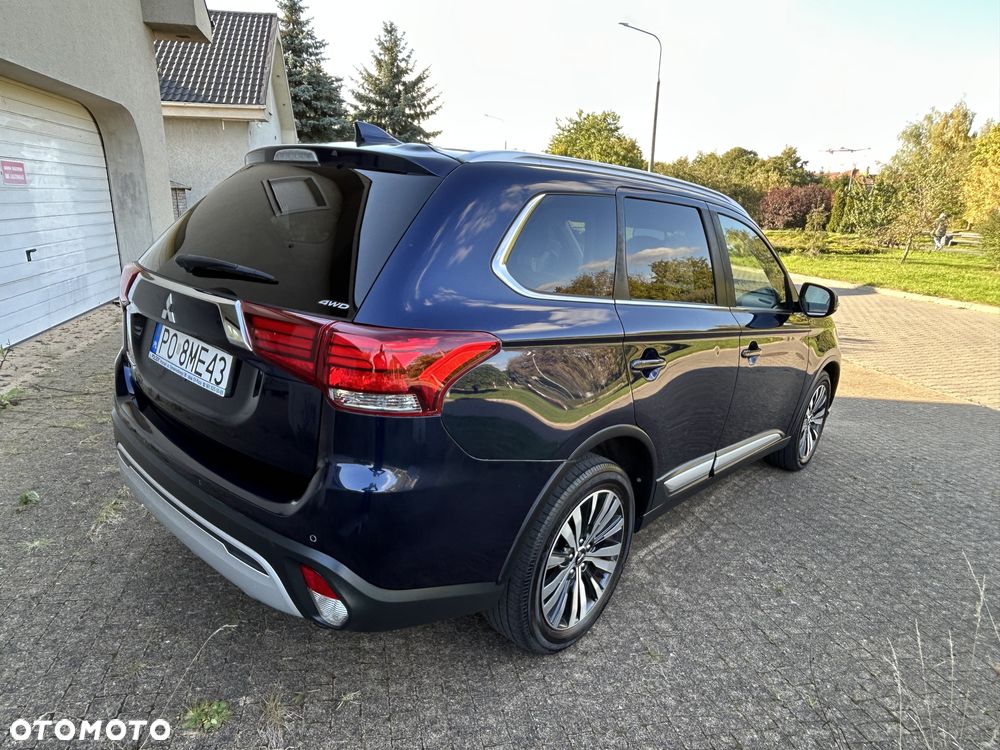 Mitsubishi Outlander 2.0 Intense + Navi 4WD CVT - 4