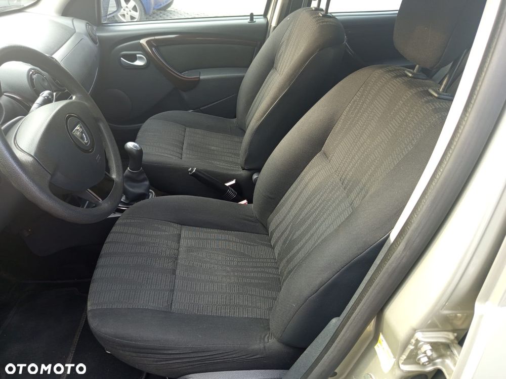 Dacia Duster 1.6 16V 4x2 Laureate - 17