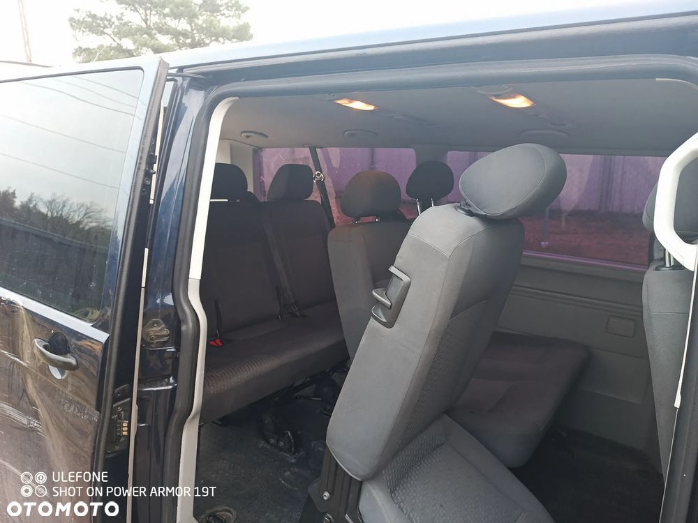 Volkswagen Caravelle - 14