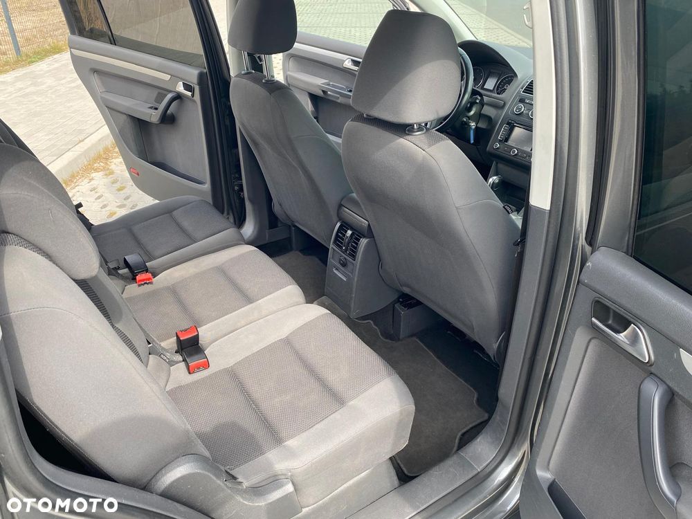 Volkswagen Touran 1.6 TDI DPF DSG Highline - 17