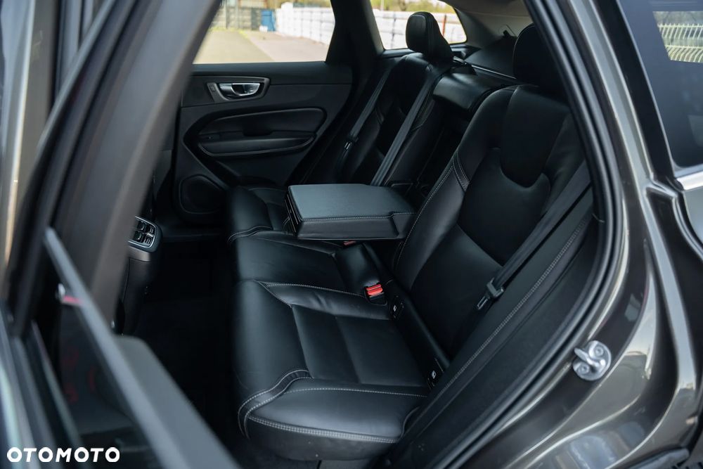 Volvo XC 60 B4 D AWD Geartronic Inscription - 35